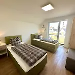 Raeuberhoehle By Seeblick Ferien Oro *